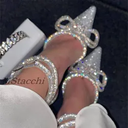 Sapatos sociais Glitter Strass Women Pumps Cristal Bowknot Satin Sandals Summer Transparent Shoes High Salto High Party Prom Designer Shoes 221014