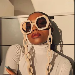 Sonnenbrille QPeClou 2022 Mode Übergroße Polygon Frauen Designer Große Kunststoff Kette Sonnenbrille Weibliche Shades