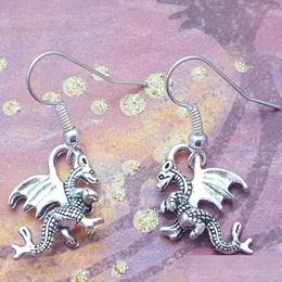 Dangle Chandelier New Style Sier Sier Fly Dragon arring arring ear hook شخصية إبداعية للمجوهرات مصممة المجوهرات