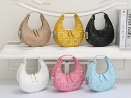 Women Averarm Bag 2022 Süßigkeiten Feste Farbbeutel für Frauen Crescent-förmige Geldbörse stilvolle One-Shoulder-Handtasche