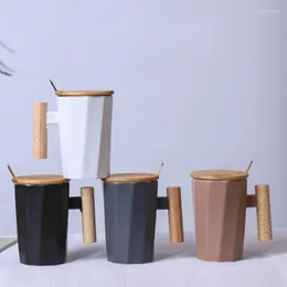 Muggar Creative Ins Nordic Wood Handle Ceramic Mug Literary Water Cup With Lock Spoon Coffee Milk Office Holiday Event Gift