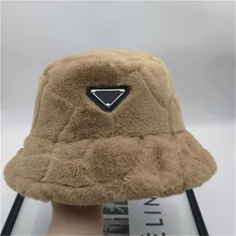 Beanie/Kafatası Kapakları Şapka Mektubu Örme Hatf Moda Kova Şapkası Kadın Şapka Erkekler Beanie Urinal Şapka Sonbahar ve Kış Sıcak Peluş Kapak Açık Örgü Kapak