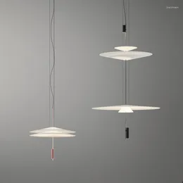 Kolye lambaları Nordic Demir Lamparas de Techo Colgante Moderna Lustres Para Quarto Luzes Teto Oturma Odası Dekorasyon Avizeler