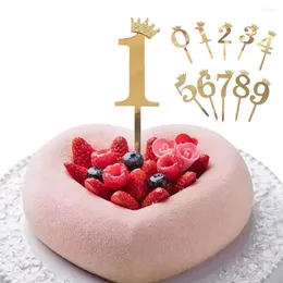 お祝いの供給バースデーケーキの装飾ゴールド小さなキラキラ王冠デジタルアクリルインサートベーキングデザートドレスアップ