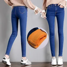 Jeans feminino Women Warm Winter Plus Size Mulheres Slim Mulheres avançadas de algodão de algodão jeans de lã grossa Student Troushers Blue Black