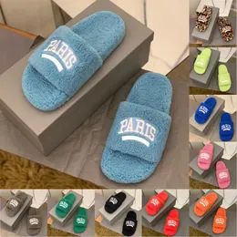 Slippers Designer Paris Selppers Slippers Ladies Slides de lã de inverno Purz de peles fofas letras quentes sandálias confortáveis ​​Fuzzy Girl Flip Flip Shop