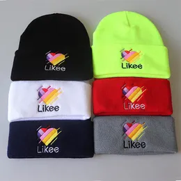 Höst- och vinterhatt like Hot Thorn Letter Hjärtformad broderad stickad mössa Skallies varmt täcke Hip Hop Beanies ullhatt