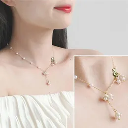 Kedjor Elegant Bell Orchid Flower Pendant Necklace Classic Pearl Decorated Chain Liten Fresh Style CollarBone Choker