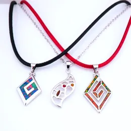 Colares pendentes Moda Moda Silver Bated Bohemia Festa de aniversário Red Fire Opal Leather Cord Chain Charclace Op044