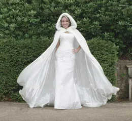 Wraps 2022 Winter Wedding Cloak Cape huva med päls trim lång brudjacka Halloween för jul vit elfenben