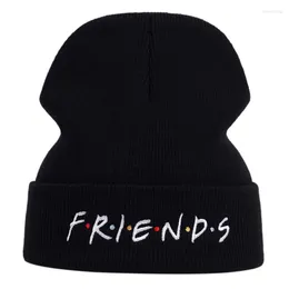 Boinas amigas bordando gordeie chapéu de inverno Autumn algodão chapéus de malha flexível homens mulheres gorros de hip hop de lã quente ao ar livre