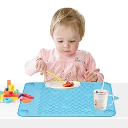 الحصير الطاولة الأطفال غير القابل للانزلاق سيليكون لوظمة الطعام الصفاء الأطفال محارص قابلة لإعادة الاستخدام مع 4 أكواب شفط لتناول الطعام