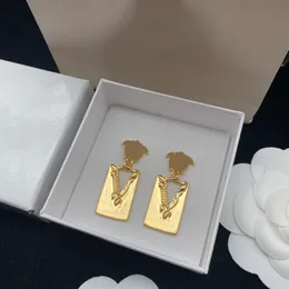 New Women Hoop Earrings Designer Jewelry Womens Chain Earring Square Gold Heart Ear Studs Accessories For Ladies Nice D2210209F