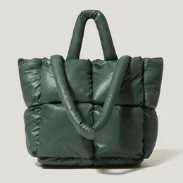 이브닝 가방 2022 디자이너 여성 대용량 토트 퀼트 암컷 패딩 깃털 어깨 겨울 나일론 아래 면화 손 가방