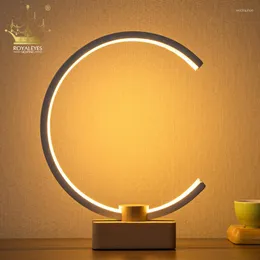 Lampade da tavolo Nordic Creative Round Alluminio LED LAMPA LAMPAGNO MODERNABILE MEDICA USB Night Light Reading Aione dell'illuminazione decorativa