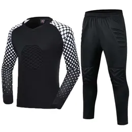 Set da corsa Uomo Bambini Calcio Uniforme da portiere Spugna protettiva Manica lunga Allenamento Maglia da calcio Top e pantaloni 221019