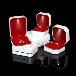 Pudełka biżuterii oświetlone podwójne pierścień pudełko na kolczykach plastikowe luksusowe prezent na prezent z niestandardowymi dostępnymi Dropsh L221021