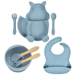 Tazze Piatti Utensili 7PCSSet Piatto in silicone per bambini con ventosa Cibo per bambini Stoviglie per l'alimentazione Cucina Piatti per la cena portatili Ciotole Set di bavaglini 221104