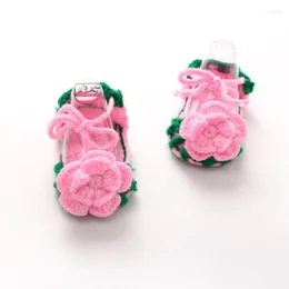 İlk Yürüyüşçüler 2022 Sevimli Crib Tığ İşaretli Kız Bebek El Yapımı Örgü Çiçek Bebek Ayakkabı Stili Basit Türük Çorapları