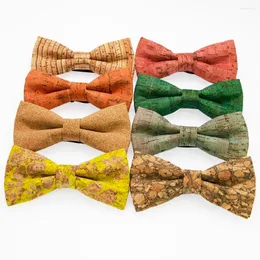 Bow Ties Jemygins Fashion Cork Wood Mens Novely Handmased Solid Bowtie For Wedding Party Presenttillbehör Män Neckwear