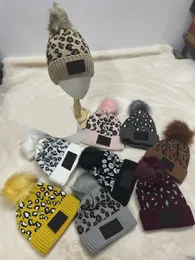 10 pezzi Inverno Genitori e figli Cappelli uomo Viaggio ragazzo Moda donna adulta uomo Berretti Skullies Chapeu Berretti Cotone Berretto da sci bambina ragazza cappello rosa mantieni caldo ca ps nero rosa