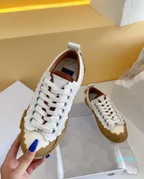 Designer Sneaker Luxury Specenti retrò scarpe da corsa morbide fuorissero scarpe riflettenti statiche per formatori piatti per esterni da donna sneaker 2022