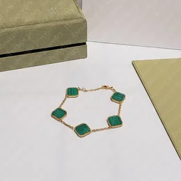 Luxury Classic 4/Four Leaf Clover Charm -armband Designerkedja 18K Guldskal för tjej Bröllop Moder 'Dag Fashion Jewelry Women Gift