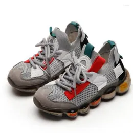 Sapatos atléticos Sapatos para crianças Sapatos de ar-malha de aluno respirável 2022 meninos de corrida casual infantil tênis de moda não escorregadio 26-36