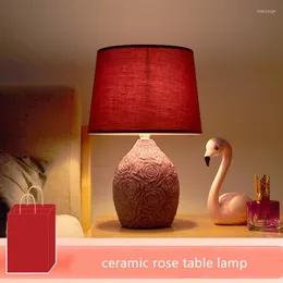 Lampade da tavolo Romantic Rose Wedding Led Lamp Foyer Bed Room Modern Creative 3D Flowers Desk Reading 2047