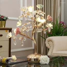 Lâmpadas de mesa Cerâmica Rosa Decoração de casamento Lâmpada LED Desk Light Light Study Crystal chegou o vestiário Flor do vestiário
