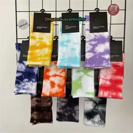 Tie Dye herrstrumpor Dam högkvalitativ bomull Matchande klassisk Ankel Letter Andas svart och vit Fotboll basket Sportsocka 10 färg