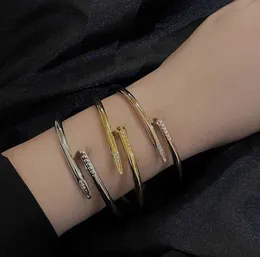 Bracciale classico bracciale oro bracciale argento titanio in acciaio designer di braccialetti di diamanti di lusso da donna coppie gioielli regalo