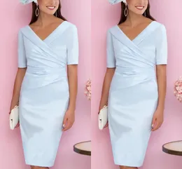 Sky Blue Short Mother of the Bride Dress 2024 Vintage Sheath V Neck Kne Length Satin Short Sleeve Bridal Party Gown Robe de Soiree