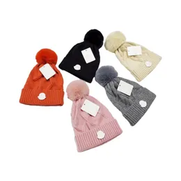 Designer Fashion Knit Beanie Hat Men and Women New Autumn Winter Warm Fashion Matching Lovers Style Hot Style
