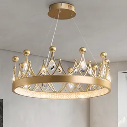 Nowoczesne lampy wiszące Crown Crystal Lampy American Luxury lśniące światła wisiorka Led European Art Deco wiszące żyrandol Elegancki salon sypialnia Droplight