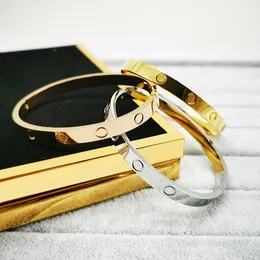 Designer di lusso bracciale in oro con bracciale in oro placcato in oro 18 carati con diamanti bracciali in acciaio inossidabile gioielli moda donna braccialetti da uomo regalo di San Valentino con borsa di flanella