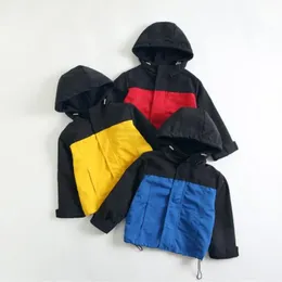 Jackets masculinos Crian￧as Casa externa Casa quente Crian￧as esportivas Roupas ￠ prova d'￡gua de ￡gua de vento garotos meninas com capuz Windbreaker Blocking Jacket Autumn and Winter