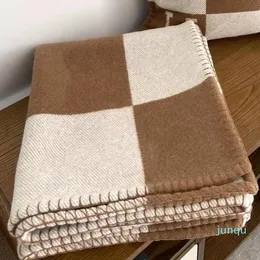 Cobertores de grife de luxo carta caxemira cachecol de lã macia xale portátil quente sofá-cama velo malha manta H 130x180cm primavera outono