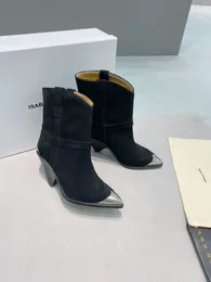 Klassiska Isabel Stövlar Marant Lamsy Utsmyckade Svart Mocka Ankel Boots Runway Mode Metal Heel Toe