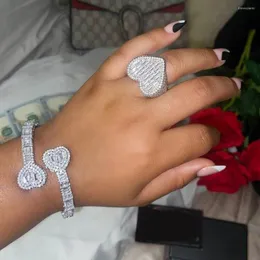 Cluster Rings 2022 Iced Out Bling Big Heart Ring Baguette 5A CZ Micro Pave Cubic Zircon Hip Hop Punk Uomo Donna Gioielli