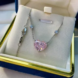 Подвесные ожерелья изящные ювелирные украшения Sparkling Topaz Pink High Carbon Diamonds Ожерелье сердца для женщин S925 Серебряный цвет подвески