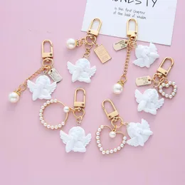 Keychains Vintage White Angel Keychain For Women Girls Mini Pearl Heart Pendant With Key Ring Earphone Case Charms Jewelry
