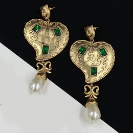 Luksusowy projektant z sercem żyrandol z zielonym szlachetnym kamieniem mosiężnym retro kolczyki dla damskich przyjęcia urodzinowe biżuteria
