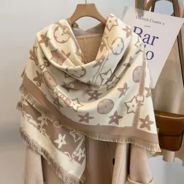 2022 Новый топ -дизайнерский дизайнерский бренд модного бренда Scarf 100% кашемирные шарфы для зимних женских и мужских обертков Размер 128x122с подарка