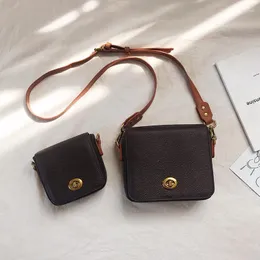 حقائب مسائية مصممة فاخرة مصممة صغيرة حقيبة صغيرة من حقائب اليد البولسو مصغرة سيدات يدويًا للإناث الكتف الكتف البولسا