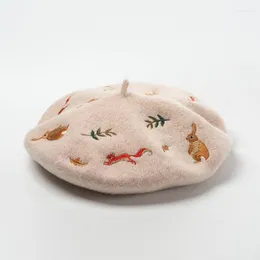 Basker stil vintage vår höst ull vinter tecknad broderi kvinnor basker hatt för söta tjej mössor gorro lana