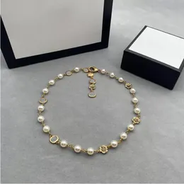 Naszyjnik kwiatowy kobiety projektant biżuterii złoty łańcuszek naszyjnik dla kobiet luksusowe litery biżuteria naszyjniki z pereł ślub 2210311Z