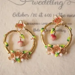 Orecchini a perno Fiore di ciliegio rosa e fiore in argento sterling 925