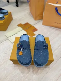 Close Up Pantofole Di Peluche Unisex Taglia Unica 36-44, Simpatico Leone
