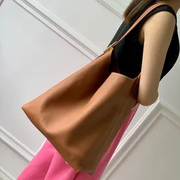 Designer Calfskin Leather Structured Leather Tote Exact